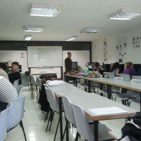รูปภาพถ่ายที่ European School Of Management โดย Pedro Báez Díaz @. เมื่อ 1/10/2012