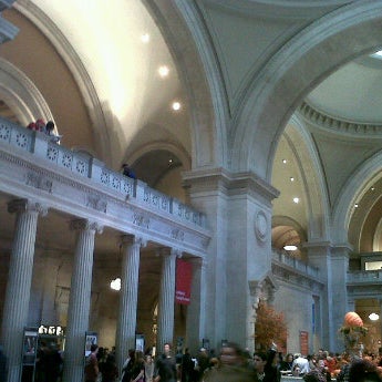 Photo taken at The Metropolitan Museum of Art Store at Rockefeller Center by Astrid R. on 11/5/2011