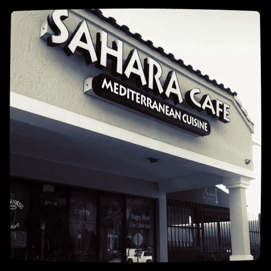 Снимок сделан в Sahara&#39;s Cafe &amp; Bar пользователем Kimberly L. 9/13/2011