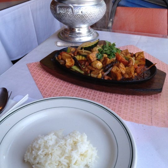 Photo taken at Ploy II Thai Cuisine by Irwin K. on 5/11/2012