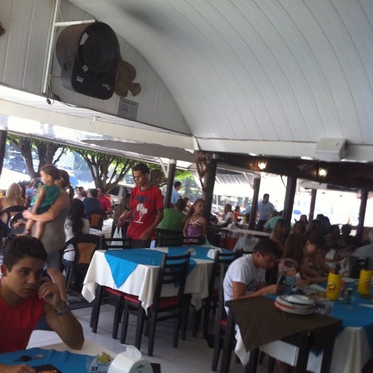 Photo taken at Peixinho Bar e Restaurante by Renato Mex N. on 3/18/2012