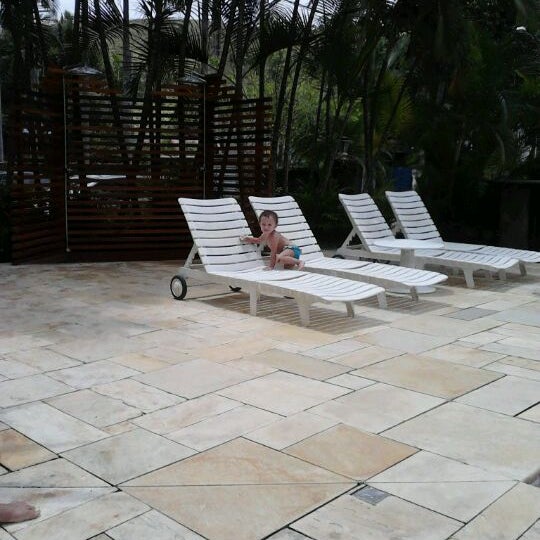รูปภาพถ่ายที่ Hotel Canoa Barra do Una โดย Fabio R. เมื่อ 1/6/2012