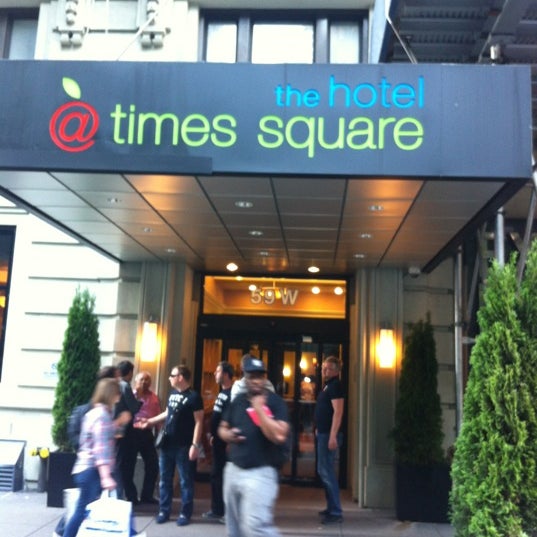 6/8/2012 tarihinde Alexandr S.ziyaretçi tarafından The Hotel @ Times Square'de çekilen fotoğraf