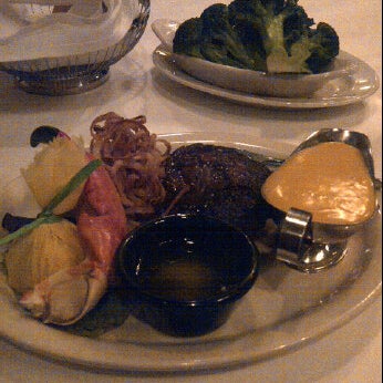 Photo taken at Bascom&#39;s Chop House by Ami D. on 5/4/2012