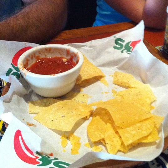 Photo taken at Chili&#39;s Grill &amp; Bar by Sam R. on 8/18/2011