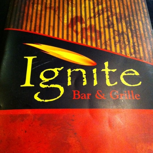 Foto tirada no(a) Ignite Bar &amp; Grille por Santos T. em 3/5/2011