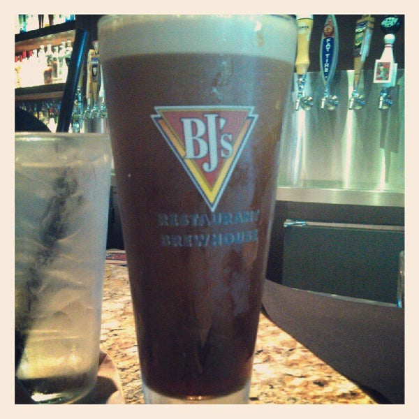 Photo taken at BJ&#39;s Restaurant &amp; Brewhouse by Christopher D. on 7/5/2012