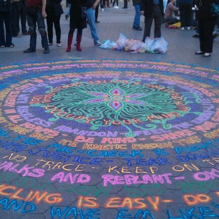 Снимок сделан в Occupy Wall Street пользователем Ivan C. 5/1/2012