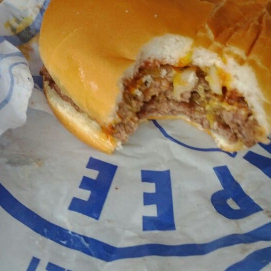 รูปภาพถ่ายที่ Kewpee Hamburgers โดย Ryan V. เมื่อ 1/12/2012