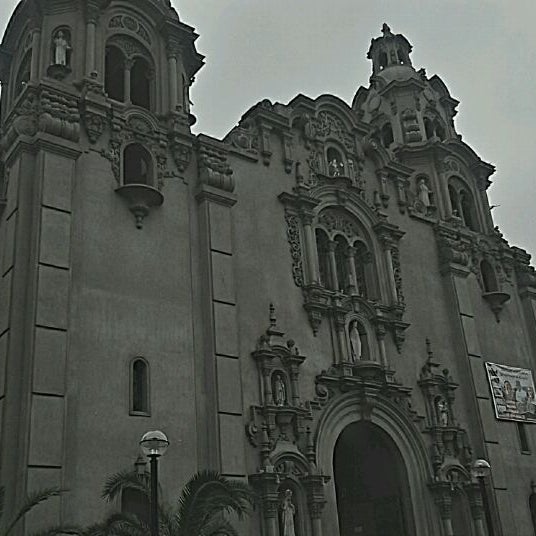 Photo taken at Iglesia Matriz Virgen Milagrosa by Eric H. on 1/6/2012