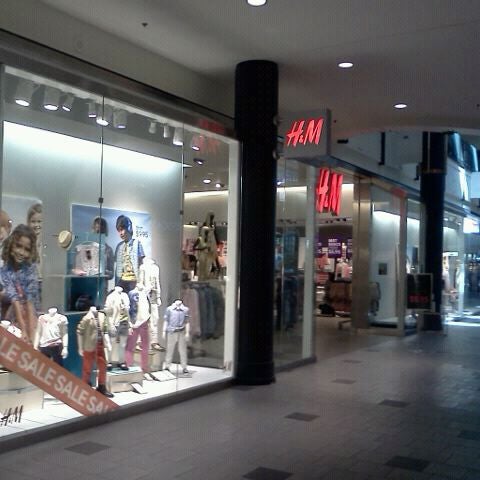 h&m moa floor