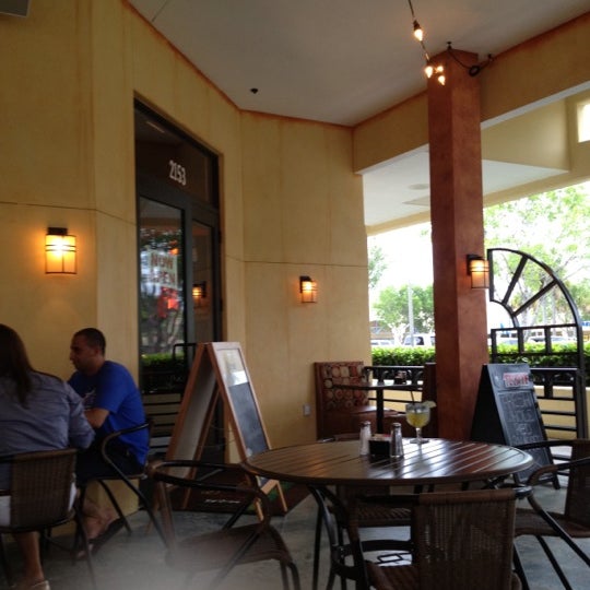 Das Foto wurde bei El Mariachi Restaurant von ljmsweets am 6/23/2012 aufgenommen