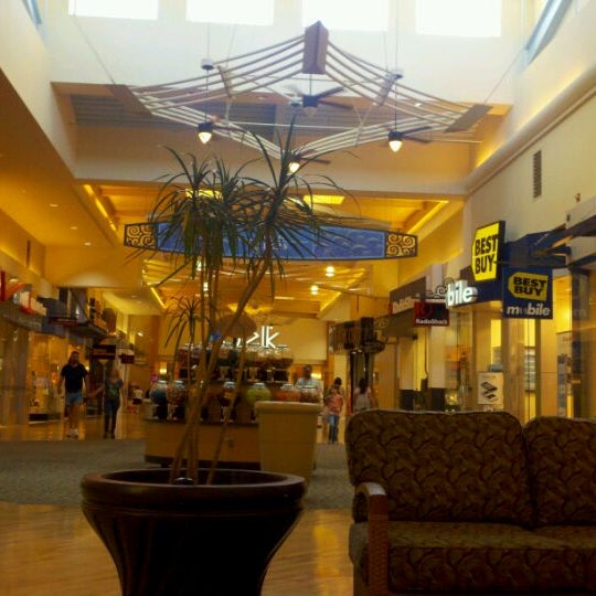 Снимок сделан в Coastal Grand Mall пользователем Sammy D. 10/15/2011