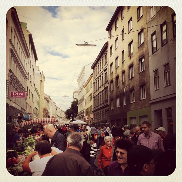 Das Foto wurde bei Viktor-Adler-Markt von Hans-Peter K. am 9/8/2012 aufgenommen