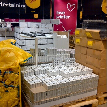 Снимок сделан в IKEA Edmonton пользователем Marjorie S. 1/15/2012
