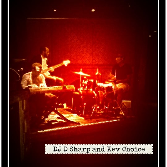 7/23/2012にEddan K.がEra Art Bar &amp; Loungeで撮った写真