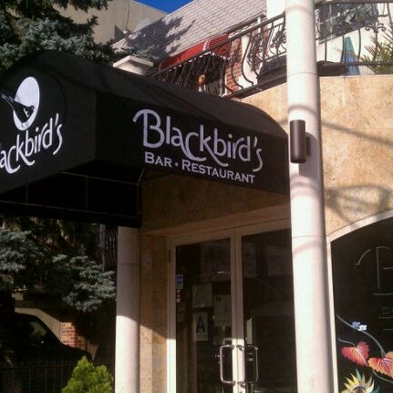 รูปภาพถ่ายที่ Blackbird&#39;s โดย David M. เมื่อ 12/4/2011