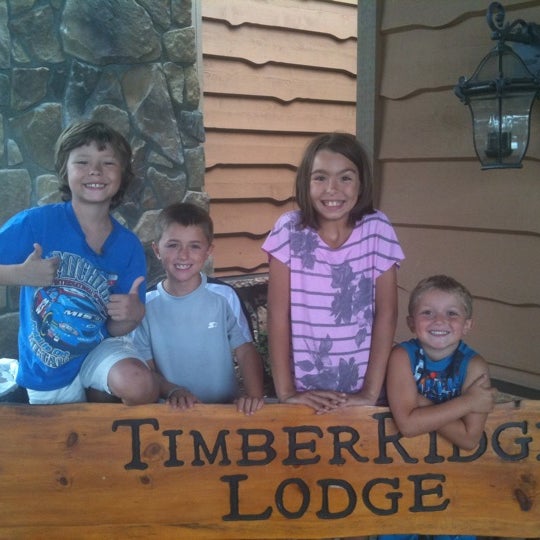 Foto diambil di Timber Ridge Lodge &amp; Waterpark oleh Jennifer J. pada 8/14/2011