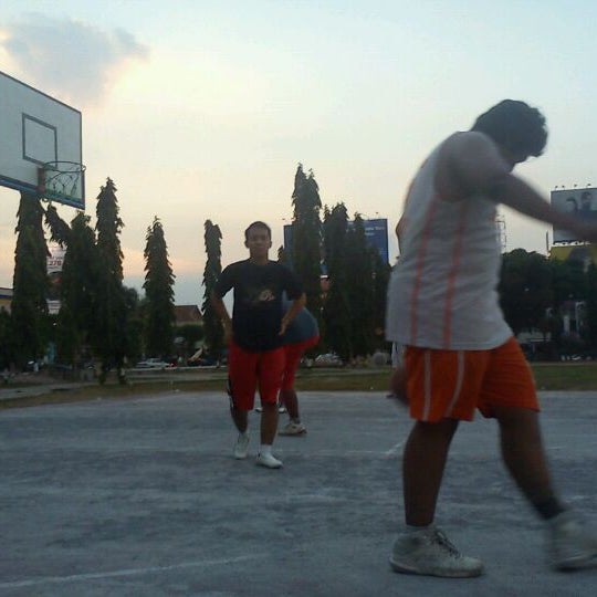 Lapangan Basket Bundaran Simpang Lima