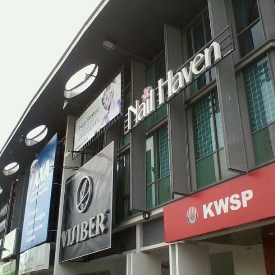 Foto tirada no(a) Pejabat KWSP Bayan Baru por Promaster D. em 5/15/2012