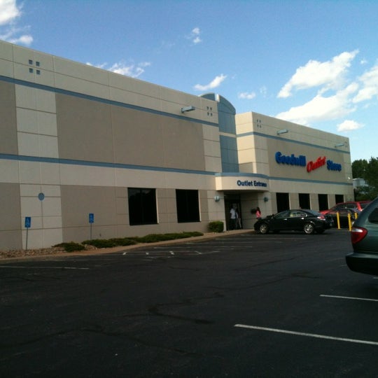 Goodwill Outlet Thrift / Vintage Store in Kansas City