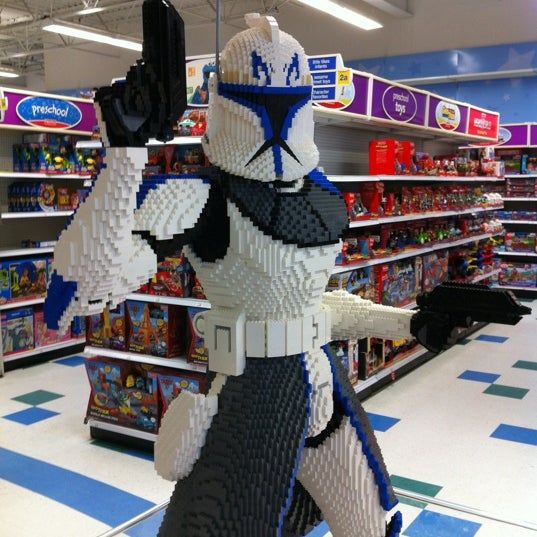 Toys"R"Us (Now Closed) Toy Store in Danbury