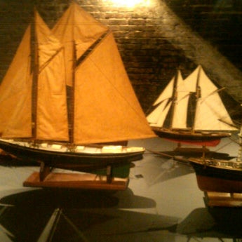 Photo taken at South Street Seaport Museum by lee u. on 3/2/2012