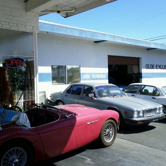 Bob's Gas Olde English Garage 988 Howard Ave