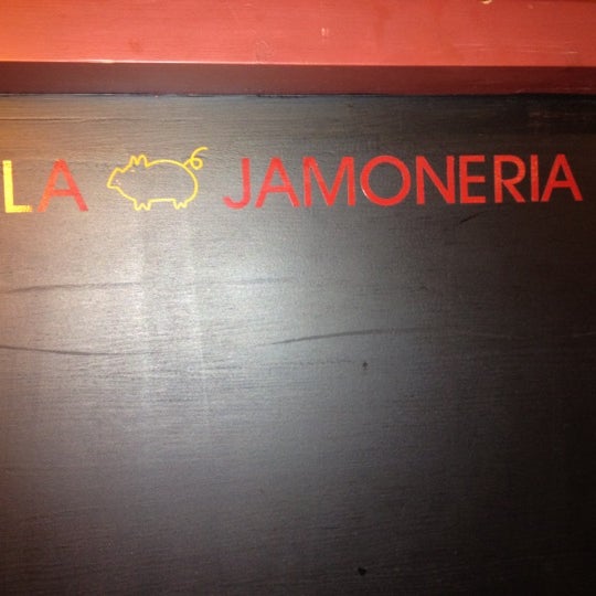 Снимок сделан в LA JAMONERIA Restaurante пользователем JJ G. 12/21/2011