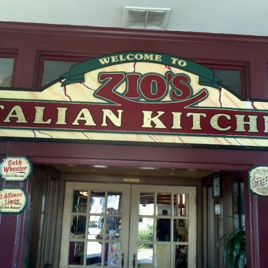 Photo taken at Zio&#39;s Italian Kitchen by Tasha S. on 12/8/2011