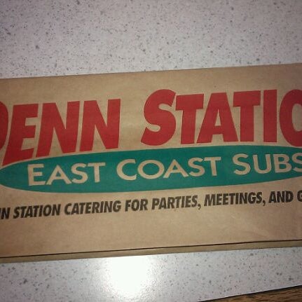 Foto tirada no(a) Penn Station East Coast Subs por Harley Q. em 11/20/2011