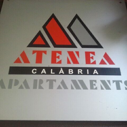 Foto diambil di Aparthotel Atenea 3* oleh Gustavo C. pada 5/17/2012