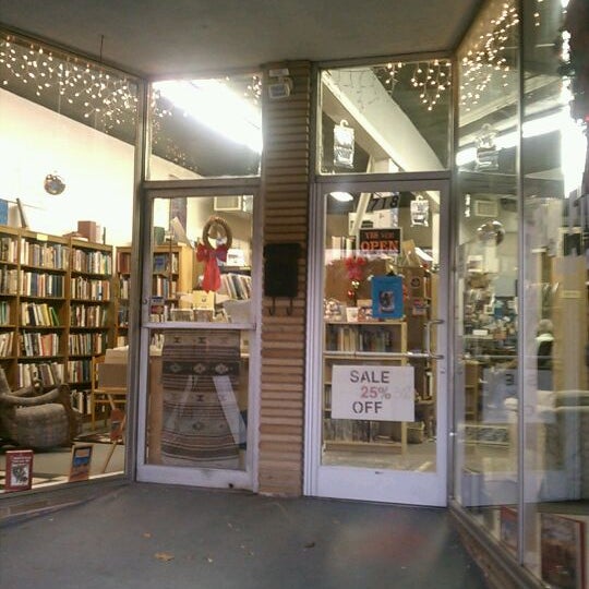 Book shop Баку. Bookhunter книжный магазин.
