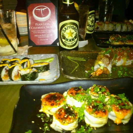 11/30/2011 tarihinde Pablo R.ziyaretçi tarafından Dragonfly Sushi &amp; Sake Co'de çekilen fotoğraf