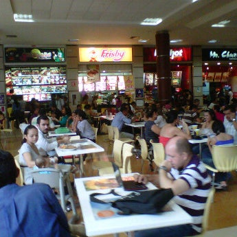 Foto diambil di Centro Comercial Portal del Prado oleh Oswaldo C. pada 12/23/2011