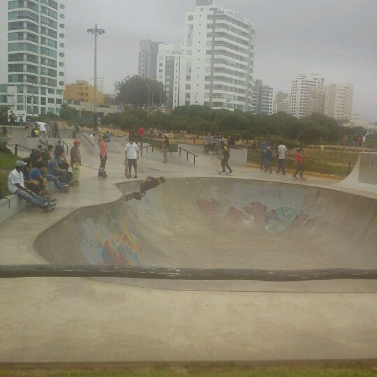 Снимок сделан в Skate Park de Miraflores пользователем Valeri C. 7/7/2012