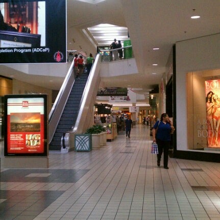 vans ingram park mall