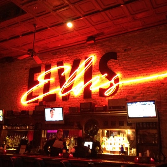 3/9/2012 tarihinde Aya Z.ziyaretçi tarafından Beale Street Tavern'de çekilen fotoğraf