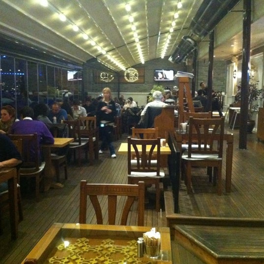 Das Foto wurde bei Taş Kahve Cafe &amp; Restaurant von Taş Kahve E. am 2/14/2012 aufgenommen
