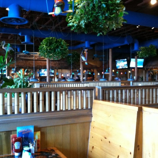 Photo taken at Islands Restaurant by Lindsay R. on 5/19/2012