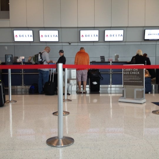 5/2/2012 tarihinde Karen H.ziyaretçi tarafından Lehigh Valley International Airport (ABE)'de çekilen fotoğraf