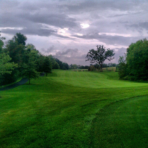 รูปภาพถ่ายที่ Trump National Golf Club Hudson Valley โดย Michael V. เมื่อ 9/4/2012