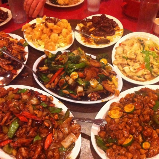 Foto scattata a Chen&#39;s Chinese Restaurant da Navarro P. il 1/15/2012