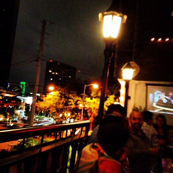 4/14/2012 tarihinde Andy Y.ziyaretçi tarafından The Quarter Bar'de çekilen fotoğraf