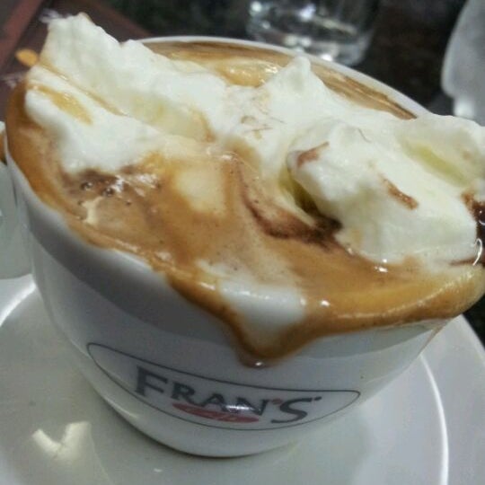 Снимок сделан в Fran&#39;s Café пользователем Thiago B. 4/7/2012