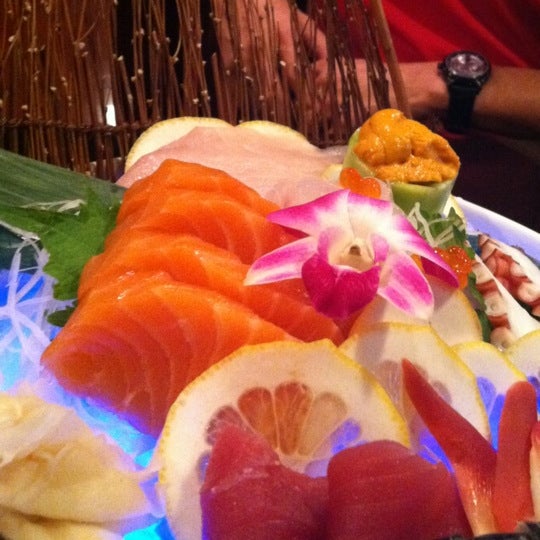 Photo taken at Fuji Sushi Bar &amp; Grill by Jane J. on 8/16/2012