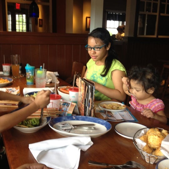Photo taken at Red Lobster by Tony G. on 8/12/2012