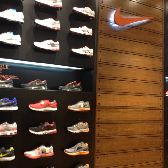 nike store mid valley malaysia