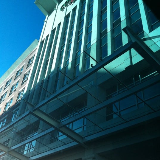 Foto tomada en Courtyard by Marriott Greenville Downtown  por TinaFightsFire el 2/11/2012