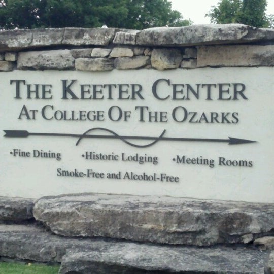 Снимок сделан в The Keeter Center College Of The Ozarks пользователем Rachell T. 7/6/2012